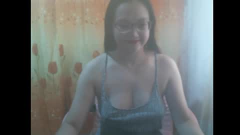 Snapshot of gorgeousmama chatting on 12-15-25, 01:54 gorgeousmama online show from 12-15-25, 01:54