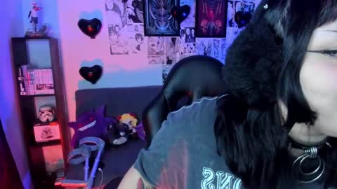 Engel   Please help me to reach 50 thumbs up online show from 02-11-25, 04:33