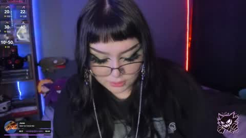 Snapshot of goth_stein chatting on 05-27-26, 01:57 Engel Please help me to reach 50 thumbs up online show from 05-27-26, 01:57
