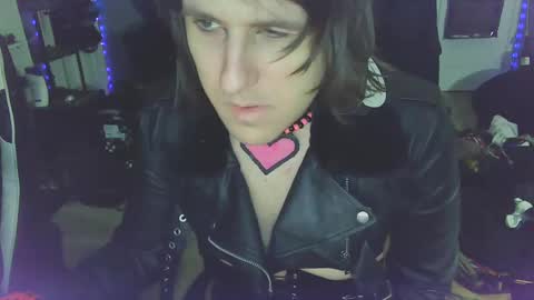 Snapshot of gothic123451 chatting on 01-02-25, 03:05 Victoriana online show from 01-02-25, 03:05