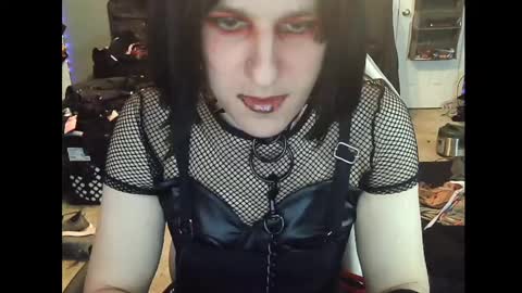 Snapshot of gothic123451 chatting on 01-11-25, 03:20 Victoriana online show from 01-11-25, 03:20