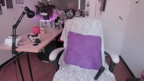 hi my name is Elizabeth nice to meet you online show from 10-26-25, 04:24