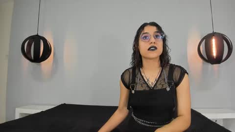 Snapshot of gothictemptress_ chatting on 01-02-25, 04:24 karen online show from 01-02-25, 04:24