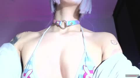 Snapshot of gothicute chatting on 06-04-26, 05:57 online show from 06-04-26, 05:57