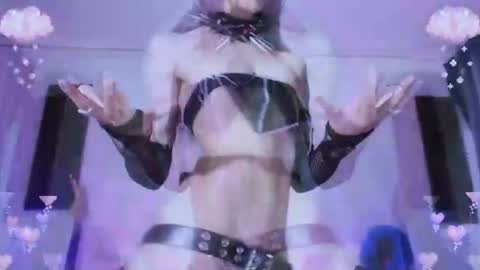 Snapshot of gothicute chatting on 07-17-26, 06:31 online show from 07-17-26, 06:31