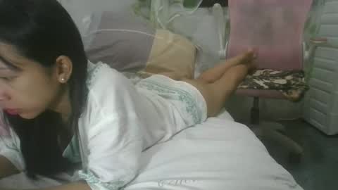 Snapshot of grace_dear chatting on 02-22-26, 02:02 luckygirl online show from 02-22-26, 02:02