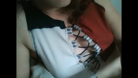Snapshot of graciegirl995 chatting on 05-26-26, 04:36 graciegirl995 online show from 05-26-26, 04:36