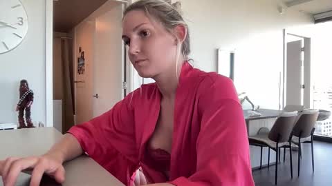 Gracie Mae online show from 09-30-25, 08:25