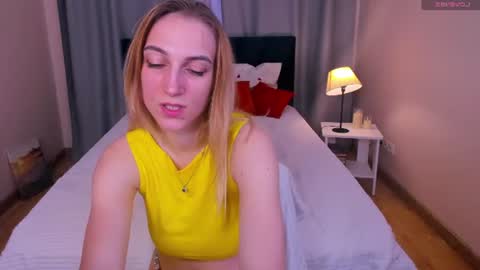 Snapshot of graseflower chatting on 06-24-26, 01:37 Grase online show from 06-24-26, 01:37