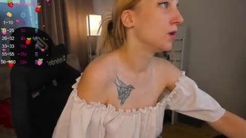 Snapshot of graseflower chatting on 07-22-26, 01:41 Grase online show from 07-22-26, 01:41