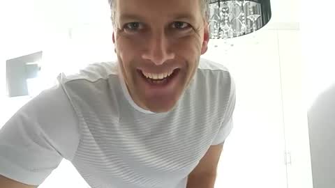 Snapshot of grattitude chatting on 05-15-26, 11:12 grattitude online show from 05-15-26, 11:12
