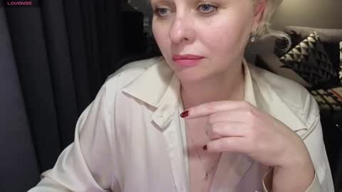 Snapshot of gray_swann chatting on 02-26-25, 11:26 Ray online show from 02-26-25, 11:26