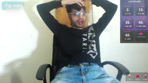 Snapshot of grayhorny chatting on 05-17-26, 01:29 Gray online show from 05-17-26, 01:29