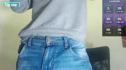 Snapshot of grayhorny chatting on 05-31-26, 01:14 Gray online show from 05-31-26, 01:14
