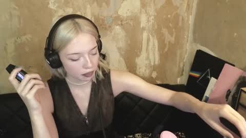 Snapshot of graylovescookies chatting on 12-07-24, 07:43 graylovescookies online show from 12-07-24, 07:43