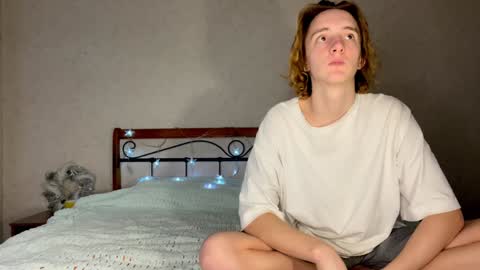 Snapshot of grayzee_ chatting on 12-20-24, 10:49 Gray and Milly online show from 12-20-24, 10:49