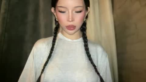 Marie Pelie online show from 12-23-25, 10:35