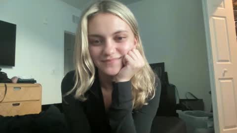 mila 3 online show from 12-31-24, 10:12