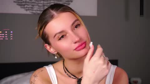 Kelly online show from 11-17-25, 01:06