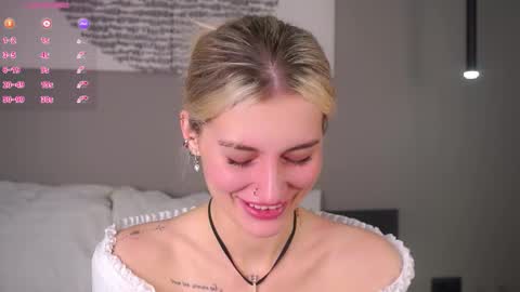 Kelly online show from 02-11-26, 01:38