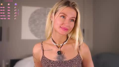 Kelly online show from 02-24-26, 01:42