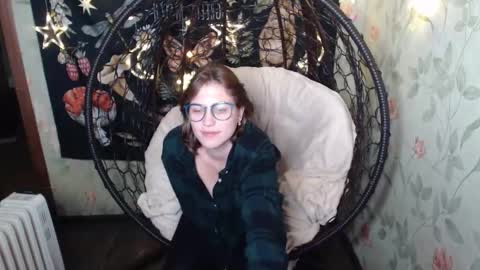 Lina online show from 10-18-25, 11:44