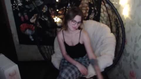 Lina online show from 11-30-25, 01:59