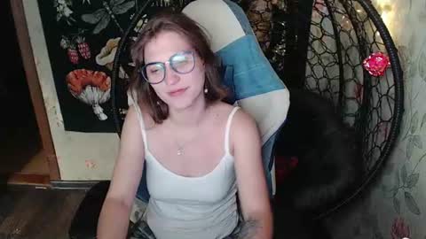 Snapshot of greenwitch9 chatting on 06-26-26, 05:06 Lina online show from 06-26-26, 05:06
