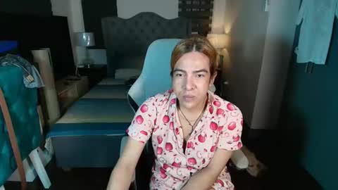 Snapshot of greta_v chatting on 09-22-25, 12:34 greta_v online show from 09-22-25, 12:34