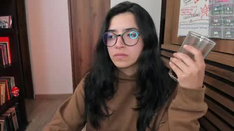 Snapshot of gretagat chatting on 04-21-26, 02:51 Greta online show from 04-21-26, 02:51