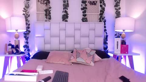 Gretel  online show from 04-13-26, 03:34