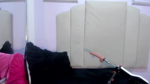 Snapshot of grettel_ramiirez chatting on 05-01-26, 12:37 Marcela online show from 05-01-26, 12:37