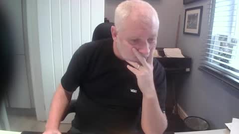 Snapshot of greyfox_6000 chatting on 01-28-25, 12:32 greyfox_6000 online show from 01-28-25, 12:32