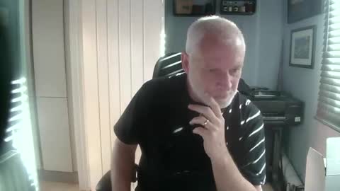 Snapshot of greyfox_6000 chatting on 02-27-25, 02:43 greyfox_6000 online show from 02-27-25, 02:43