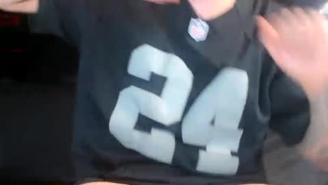 Snapshot of gripthahips chatting on 02-18-25, 11:22 Gripthahips online show from 02-18-25, 11:22