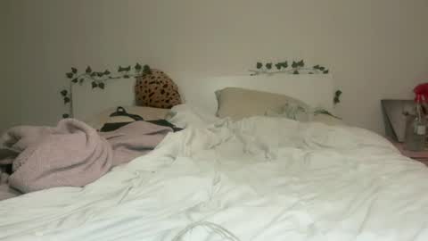 Snapshot of grrlgod chatting on 06-21-26, 01:41 grrlgod online show from 06-21-26, 01:41