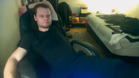 Gizzy online show from 12-18-25, 08:37