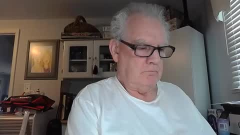 Snapshot of gspotlover1 chatting on 02-17-26, 03:08 Horny Daddy online show from 02-17-26, 03:08