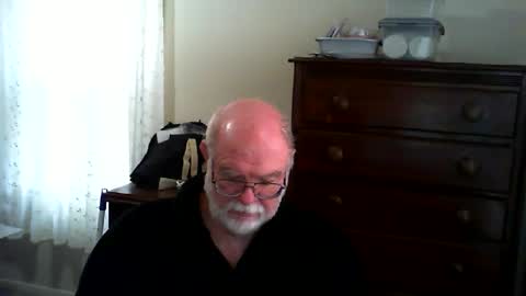 Snapshot of gtnolder60 chatting on 06-07-26, 11:25 Gary online show from 06-07-26, 11:25