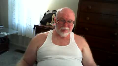 Snapshot of gtnolder60 chatting on 06-17-26, 01:56 Gary online show from 06-17-26, 01:56
