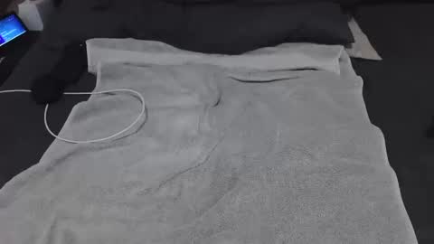 lookng for older in az online show from 01-05-25, 11:26