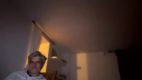 guardiannif_ online show from 02-09-25, 01:44