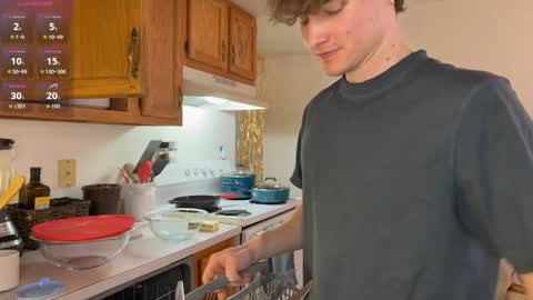 gucciboi4 online show from 12-18-25, 04:02