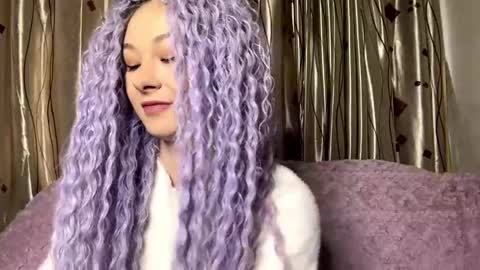 Snapshot of gudrunmitter chatting on 03-11-26, 07:03 Kira online show from 03-11-26, 07:03