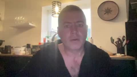 guil0 online show from 11-10-25, 10:47