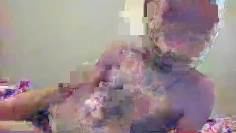 Snapshot of guil67728799 chatting on 12-23-24, 08:25 guil67728799 online show from 12-23-24, 08:25