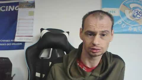 Snapshot of guil67728799 chatting on 11-21-25, 10:25 guil67728799 online show from 11-21-25, 10:25