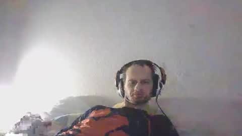 Snapshot of guil67728799 chatting on 03-01-26, 04:53 guil67728799 online show from 03-01-26, 04:53