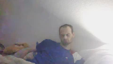 Snapshot of guil67728799 chatting on 04-07-26, 01:39 guil67728799 online show from 04-07-26, 01:39