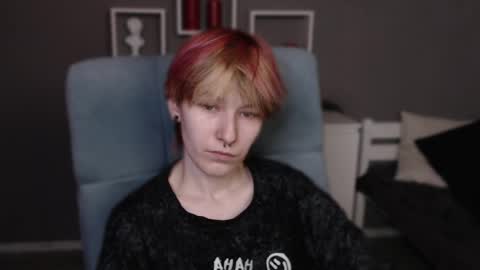 guitarandangell online show from 04-17-26, 07:44